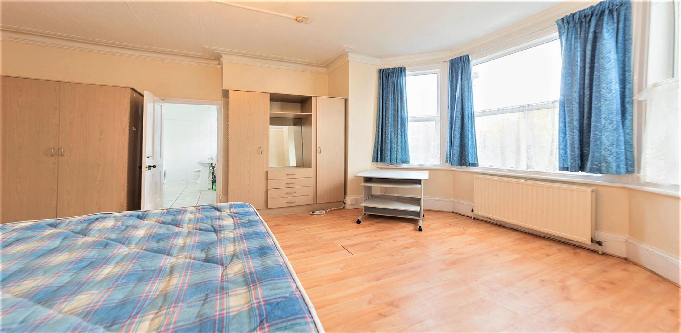 			Studio Apartment, 1 bath, 1 reception Apartment			 Dean Road, WEST HAMPSTEAD